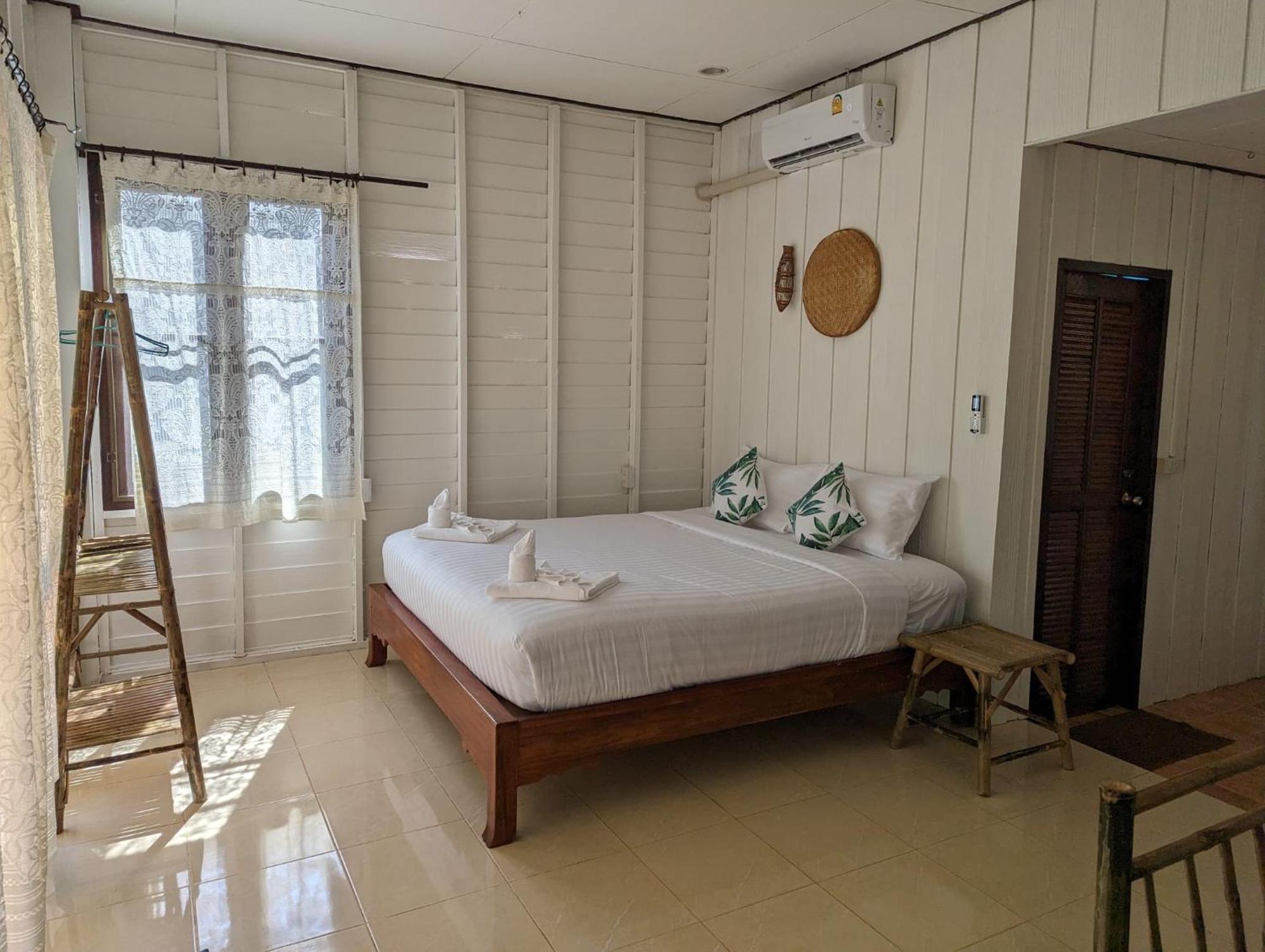 The River Retreat Lodge *
